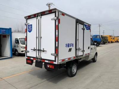 福田小型廂式保溫車(chē) 汽油機(jī)保鮮冷凍車(chē)的工廠(chǎng)直銷(xiāo)與環(huán)保新選擇