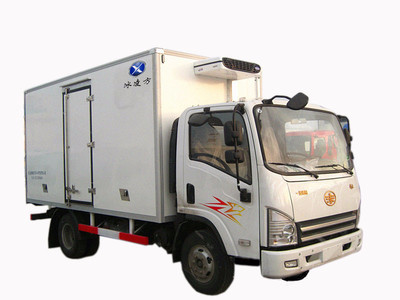 解放虎V4.2米肉鉤車(chē)與冷凍車(chē)價(jià)格解析 冷鮮肉運(yùn)輸利器與購(gòu)車(chē)建議